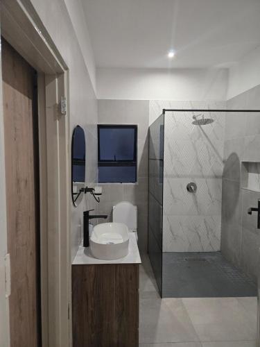 Bilik mandi di ITHUSI-Stream 3 bed 3 bath