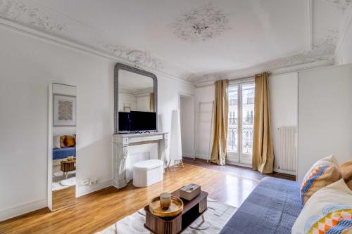 Haussmannian apt - 2BDR-6P near Marais-sentier