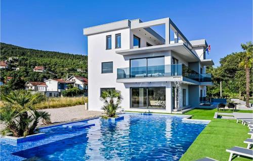 Amazing Home In Donji Prolozac