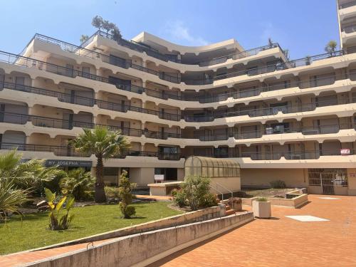 FS020-1504 Appt Studio cabine 4 personnes FREJUS
