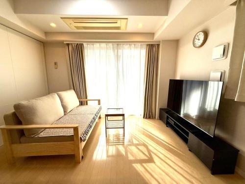SELENTE 芝 Tokyo Tower - S3 Luxury 2 Bedrooms with living room kitchen and balcony