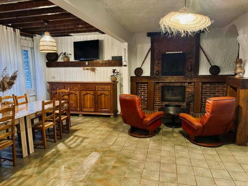 Large and cozy family home