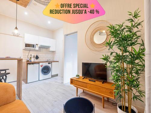 Le PETIT JEAN- CENTRAL PRES GARE ET TRAM - supermarchés - WIFI -