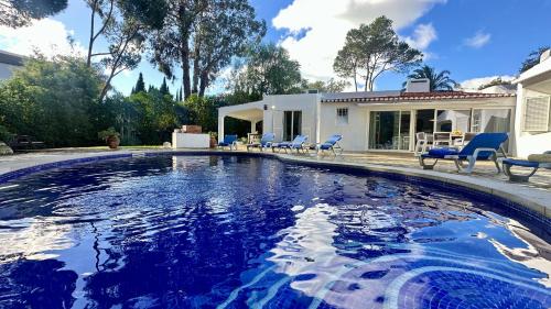 Villa Morocco with Heated Private Pool for 12 Guests in Albufeira