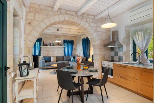 Villa Terpsichore St George Retreat BY APOKORONAS-VILLAS