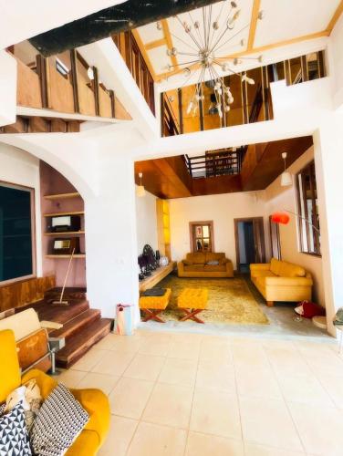Villa 5 Chambres à louer à bastos-golf