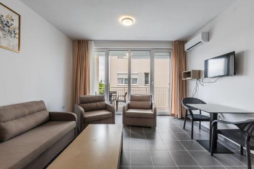 Talea Comfort Apartment 2 by PikHost