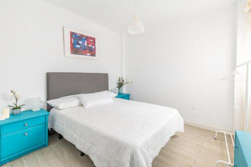 Sunny Apartment with Terrace in El Médano