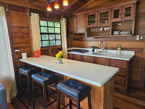 RayneBow Cabin