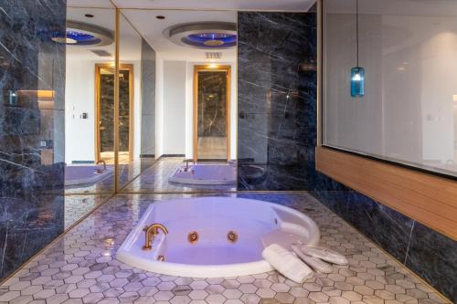 Bany a 501 Hotel