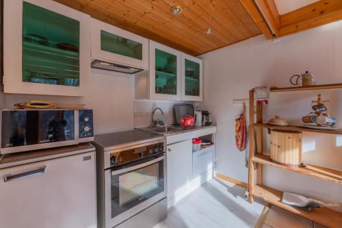 Grand Roc A17 - 150m from Slopes, View, Parking & WiFi - Happy Rentals