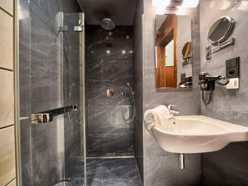 VisitZakopane - Adriatic Apartment tesisinde bir banyo