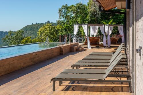 Chateau Laghetto Collection Oficial — Swimming pool