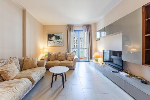 Marina Mirage Apartment by PikHost