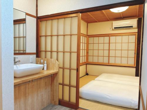 Nijo Castle Kyoto Machiya with Garden and Floor Heating