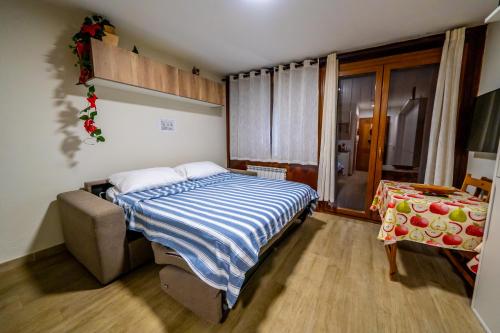 Cervinia Ski In Ski Out - Studio with Terrace photo 2