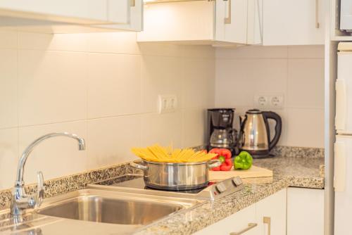 Feelathome Merced Apartments photo 25