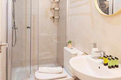 Feelathome Merced Apartments photo 37
