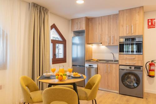 Feelathome Atarazanas Apartments