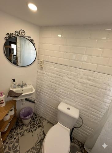 Precioso apartamento con a/a en Ruzafa con terracita privada y acceso a un jardín, para 2-3 personas