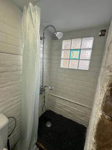 Precioso apartamento con a/a en Ruzafa con terracita privada y acceso a un jardín, para 2-3 personas