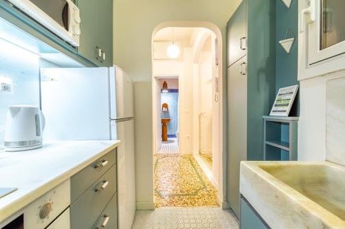 Chic Athens Retreat