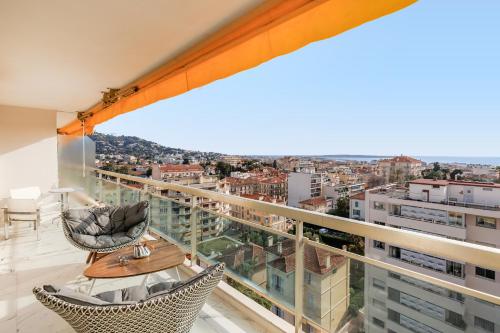 Superbe appartement à Cannes vue mer panoramique "Azura"