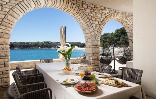 Luxurious Home In Fazana With House Sea View