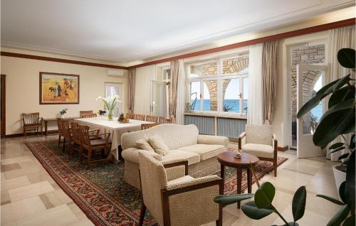 Luxurious Home In Fazana With House Sea View