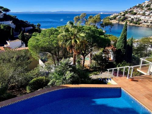 Roses - Villa d'exception piscine privée vues mer plage à 100m, Canyelles AV 88