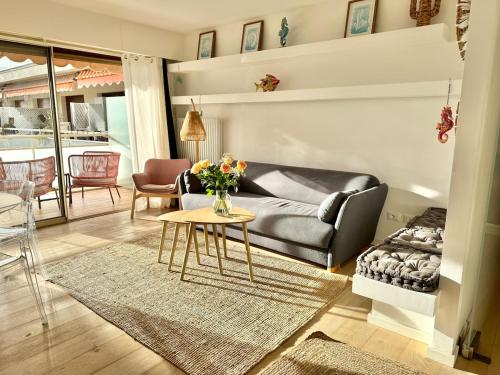 Bright cocoon with quiet terrace