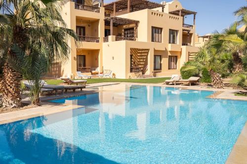 South Marina Central 2BR, bathtub, Terraces & Pool