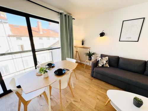 242 PB 1 Chambre Parking Partdieu Train Station