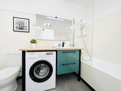 242 PB 1 Chambre Parking Partdieu Train Station