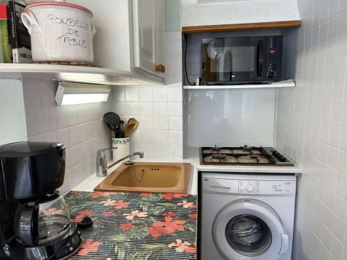 SR040-A22 Appt Studio cabine 4 personnes ST RAPHAEL
