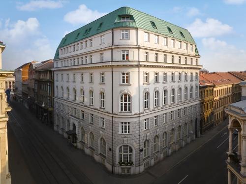 Hotel Capital