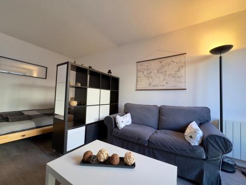 Center studio, castle and Insead