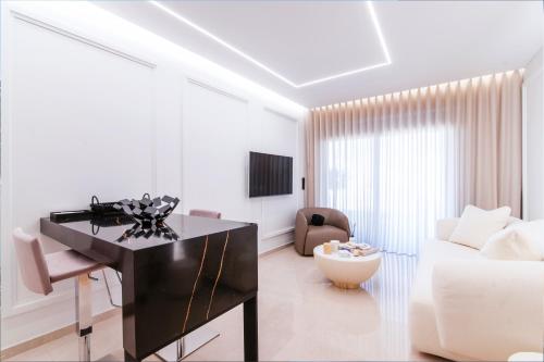 N K Suite - Design Boutique Stay with City view