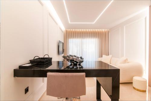 N K Suite - Design Boutique Stay with City view