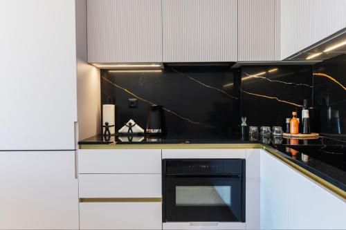 N K Suite - Design Boutique Stay with City view