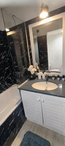 Apartmens 1-st line Cannes Beach