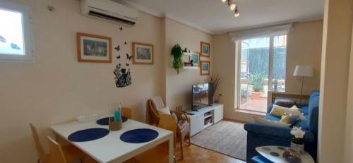 Bright and cozy penthouse 8' from Calle Larios