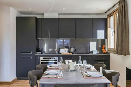 Jacaranda2 Sublime 6pax Vue MtBlanc Central Parking