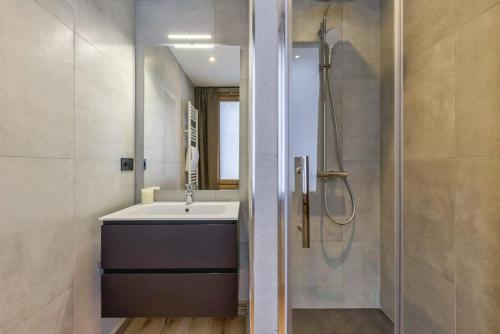 Jacaranda3 Sublime 6pax Vue MtBlanc Central Parking