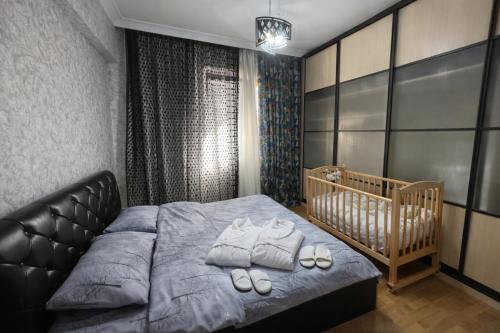 Cozy Airport Haven Late Check-in Ideal for Transit Guests Pick up service 6 USD