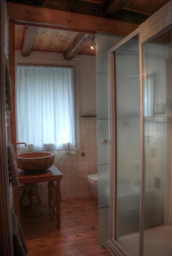 Ένα μπάνιο στο Albergo Diffuso Magredi