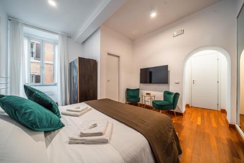Trevi Fountain Superior Suites byLZluxuryproperties