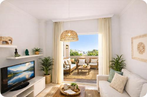 Jábega Beach - 4 minutes from the beach