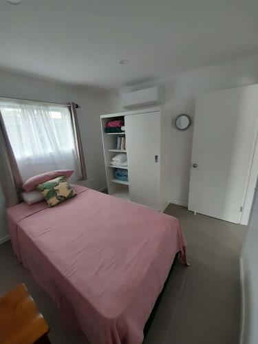 Postel nebo postele na pokoji v ubytování PoatuOkoro