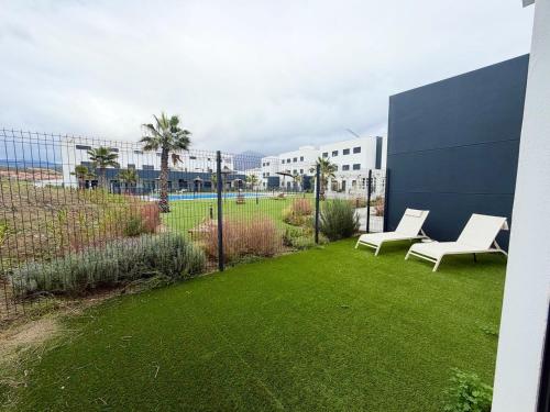 Elegant apartment with pool and parking by beBalmy